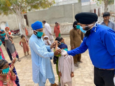 shikarpur s sikhs serve humanity beyond religion