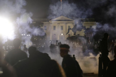 us cities under curfew as anti racism protests bring clashes near white house