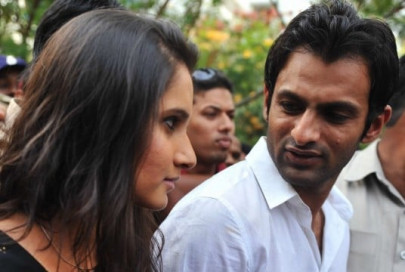 tennis shoaib beats sania at own game