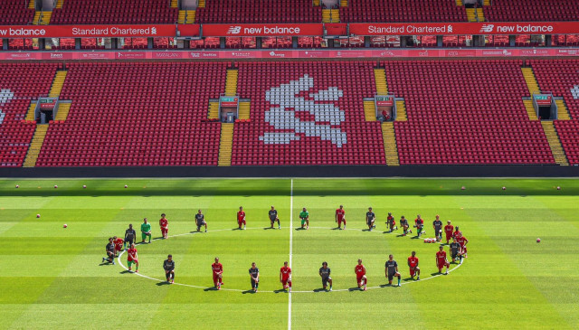liverpool stars take a knee to show support for black lives matter liverpool stars take a knee to show support for black lives matter