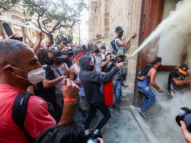 protests over police abuses flare again in mexico s two largest cities