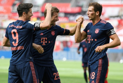 bayern close on title as bundesliga steps up racism protests
