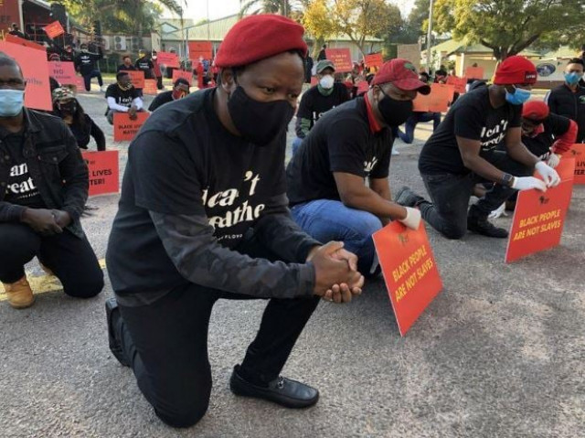 protesters carried placards saying black lives matter and black people are not slaves outside the us embassy in pretoria and consulates in johannesburg and cape town photo reuters protesters carried placards saying black lives matter and black people are not slaves outside the us embassy in pretoria and consulates in johannesburg and cape town photo reuters
