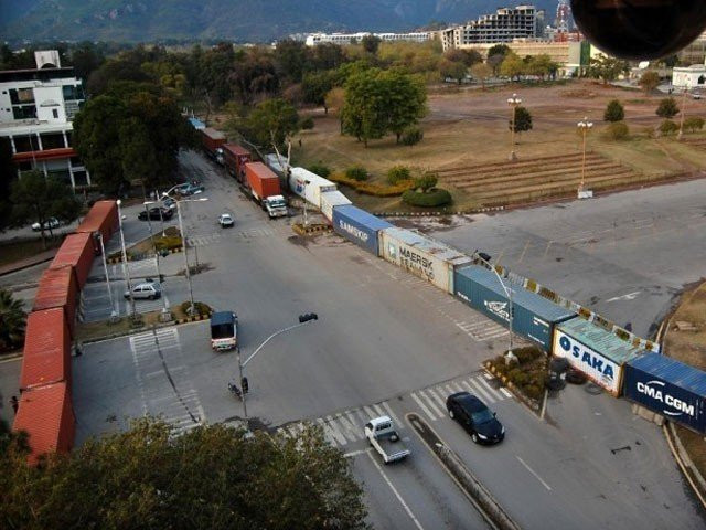 Photo of Roads to twin cities sealed as govt braces for TLP march