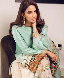 saba qamar talks ertugrul colonel ki biwi meera jee and more in new video saba qamar talks ertugrul colonel ki biwi meera jee and more in new video