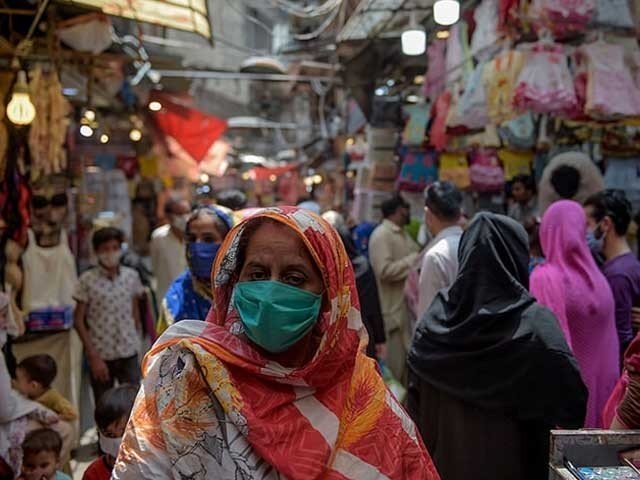 govt warns of sealing shops markets violating sops
