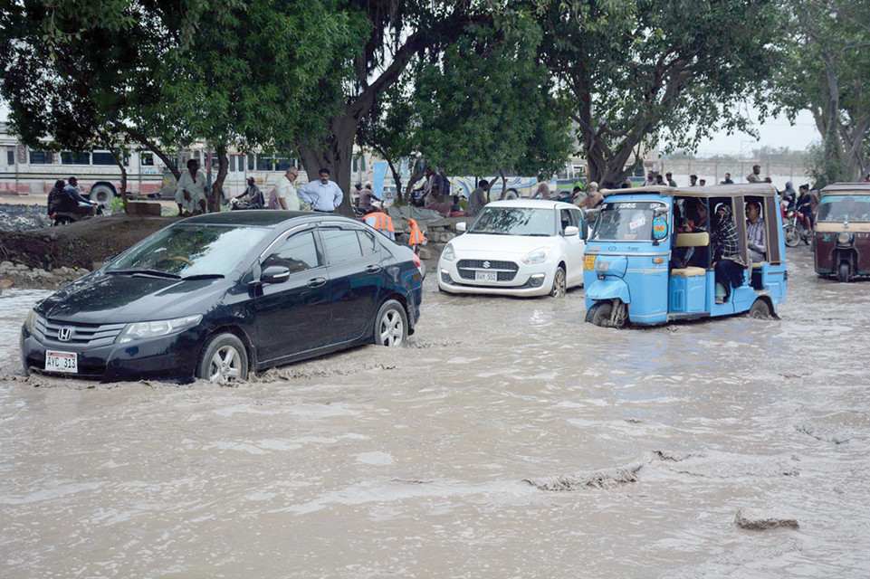 Sigh of relief as cyclone steers away from Sindh coast | The Express Tribune