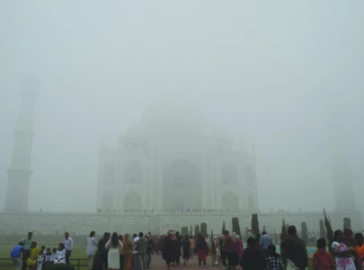 toxic smog hides india s iconic taj mahal toxic smog hides india s iconic taj mahal