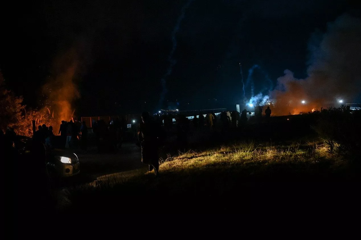 pti convoys enter islamabad amid violent clashes with police pti convoys enter islamabad amid violent clashes with police