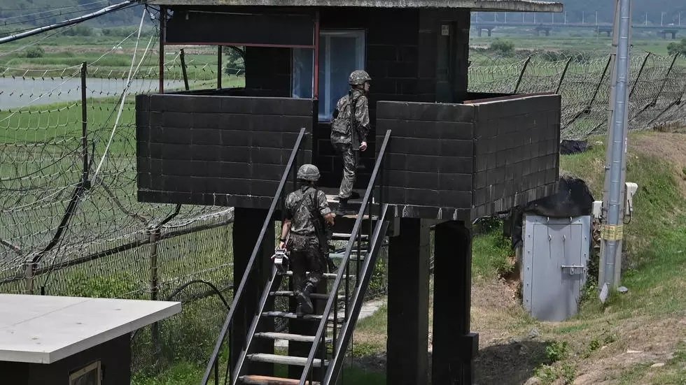 a south korean guard post in the border city of paju analysts say the north may be seeking to manufacture a crisis to increase pressure on the south to extract concessions photo afp