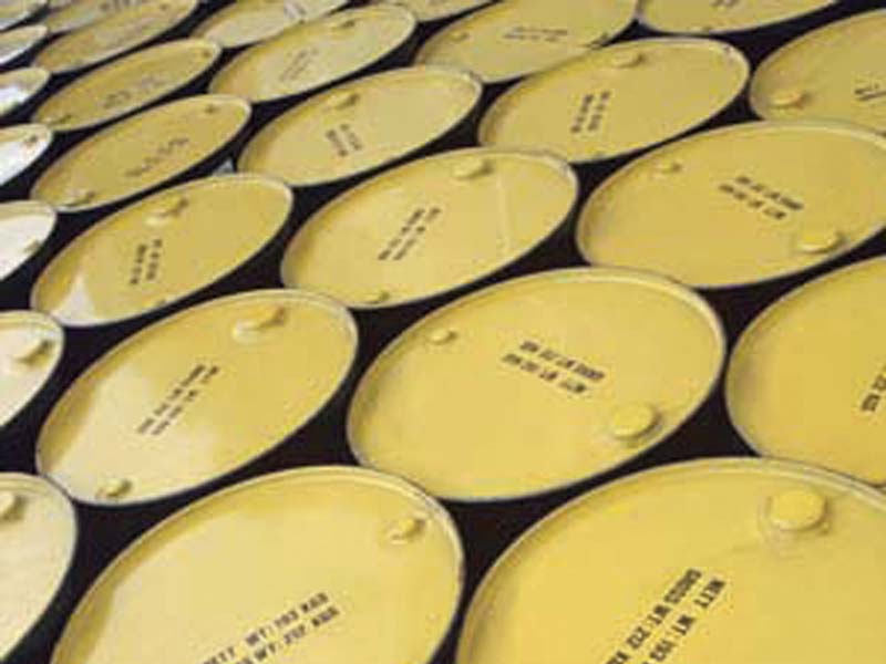 trade pakistan seeks iranian petrol import