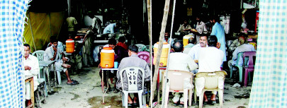 revering ramazan 2 arrested for eating in public 3 fined for serving food