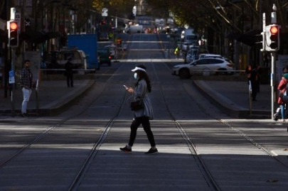 australian state extends state of emergency as coronavirus cases spike