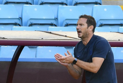 lampard heaps praise on trio as chelsea grind down villa lampard heaps praise on trio as chelsea grind down villa