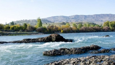 8 students drown in china river