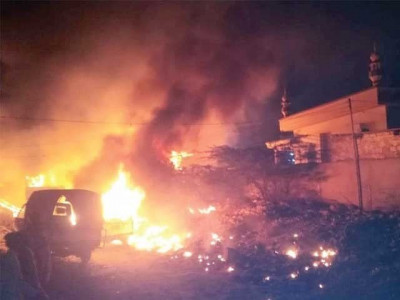six severely burned in blaze near korangi industrial area