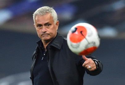 mourinho hits back at merson s criticism of playing style kane s record mourinho hits back at merson s criticism of playing style kane s record