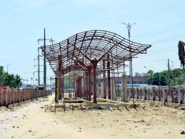 since commencing in 2016 under the supervision of sindh mass transit authority smta only 75 of the orange line brt project has been completed photo express since commencing in 2016 under the supervision of sindh mass transit authority smta only 75 of the orange line brt project has been completed photo express