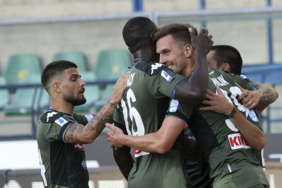 napoli win again as verona pay for open goal miss napoli win again as verona pay for open goal miss
