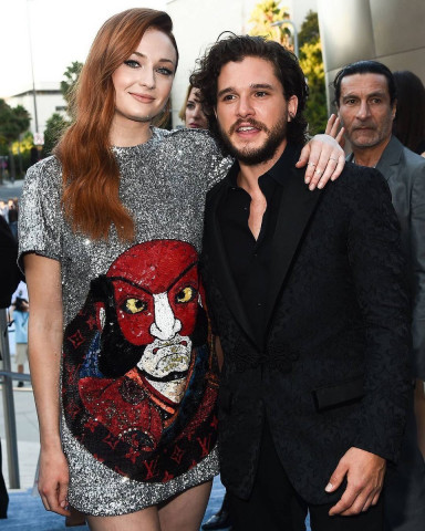 sophie turner agreed kit harington deserved more pay than her in got sophie turner agreed kit harington deserved more pay than her in got