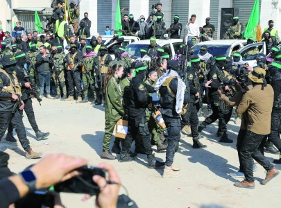 hamas frees 4 israeli soldiers in exchange for 200 palestinians