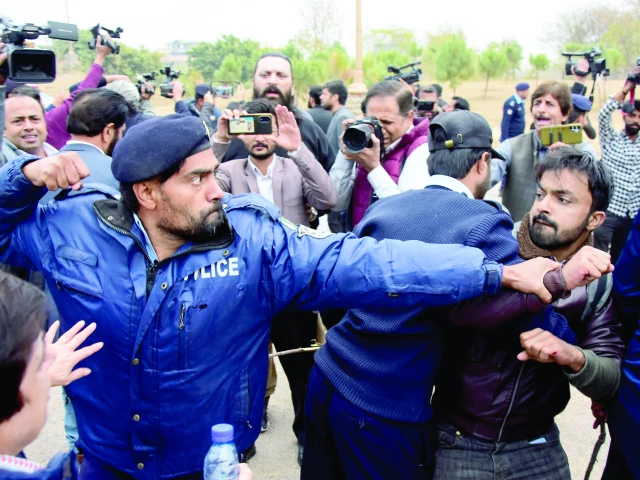 peca bill gets senate s nod amid protest peca bill gets senate s nod amid protest