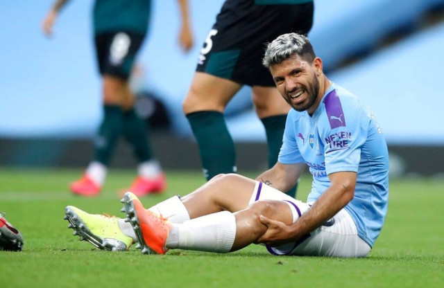 the club 039 s record goalscorer limped off with the injury in monday 039 s 5 0 premier league home win over burnley photo reuters