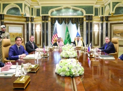 russia us discuss peace sans ukraine russia us discuss peace sans ukraine