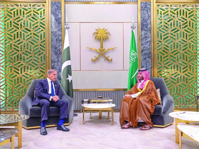 diplomacy prime minister shehbaz sharif meets saudi arabia crown prince mohammed bin salman in jeddah photo reuters in jeddah photo reuters diplomacy prime minister shehbaz sharif meets saudi arabia crown prince mohammed bin salman in jeddah photo reuters in jeddah photo reuters