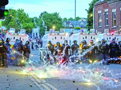 migrants flee n ireland unrest migrants flee n ireland unrest