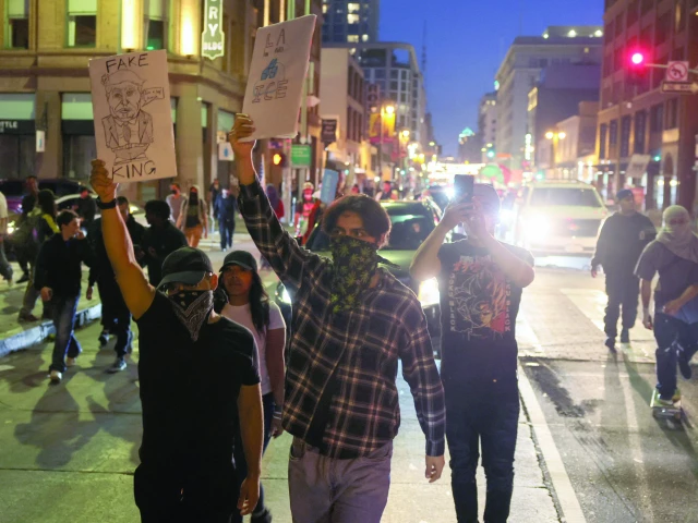 demonstrators take part in a protest against president donald trump s policies in los angeles california photo reuters demonstrators take part in a protest against president donald trump s policies in los angeles california photo reuters