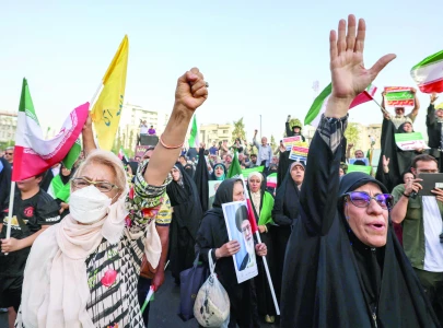 trump pressures iran israel into ceasefire