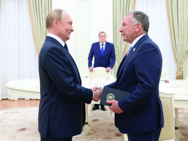 russia s president vladimir putin greets us special envoy steve witkoff in moscow photo afp russia s president vladimir putin greets us special envoy steve witkoff in moscow photo afp