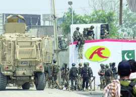 six soldiers martyred foiling suicide attack