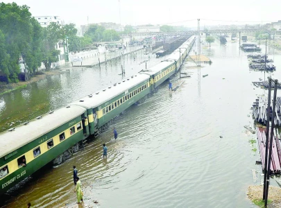 rains paralyse daily life in southern sindh rains paralyse daily life in southern sindh