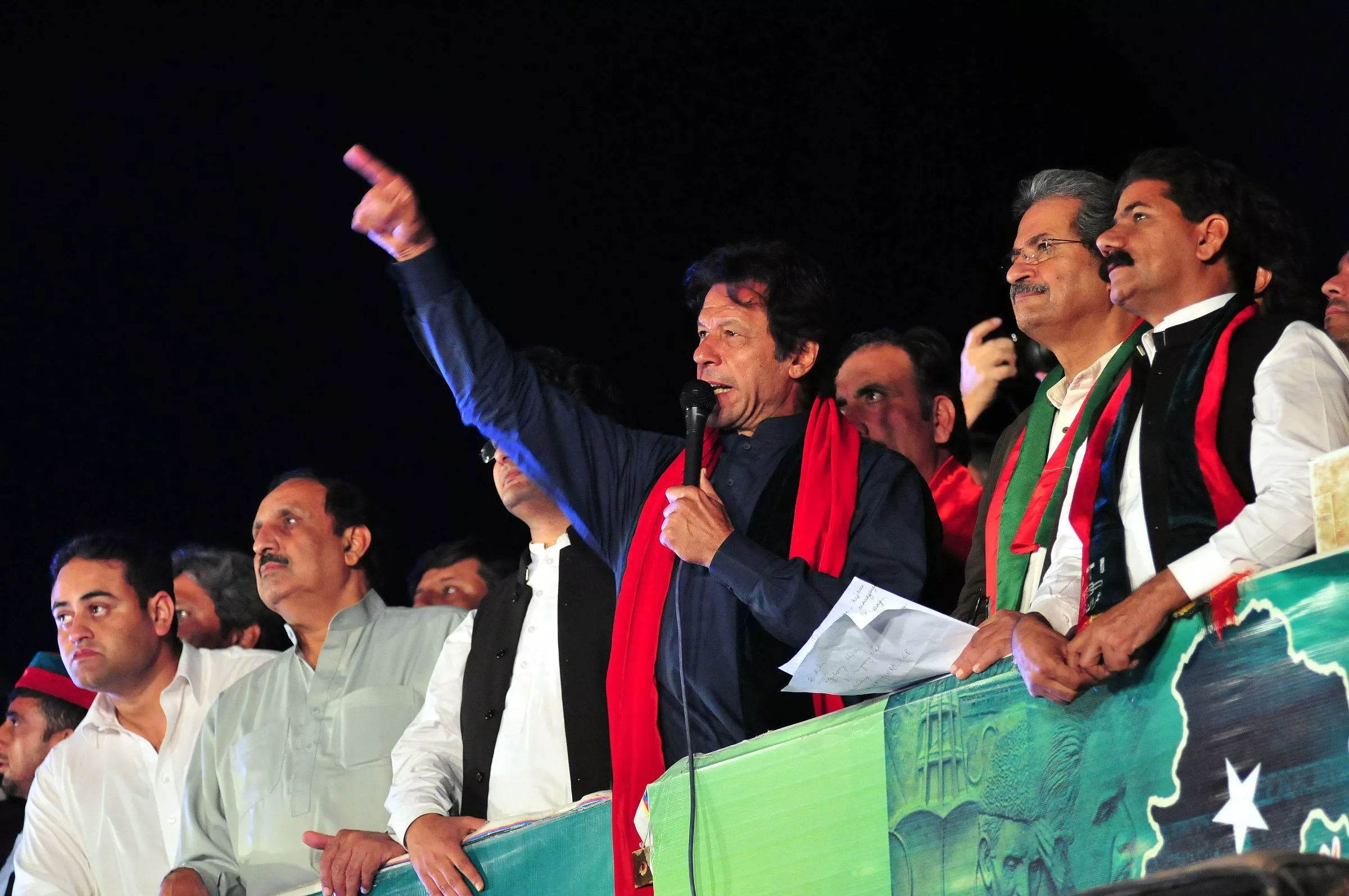 pti chairman imran khan addressing 039 azadi 039 march on monday october 20 2014 photo express file pti chairman imran khan addressing 039 azadi 039 march on monday october 20 2014 photo express file