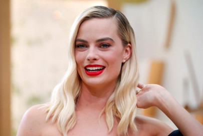margot robbie to star in female centric pirates of the caribbean margot robbie to star in female centric pirates of the caribbean