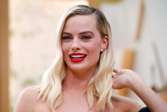 margot robbie to star in female centric pirates of the caribbean margot robbie to star in female centric pirates of the caribbean