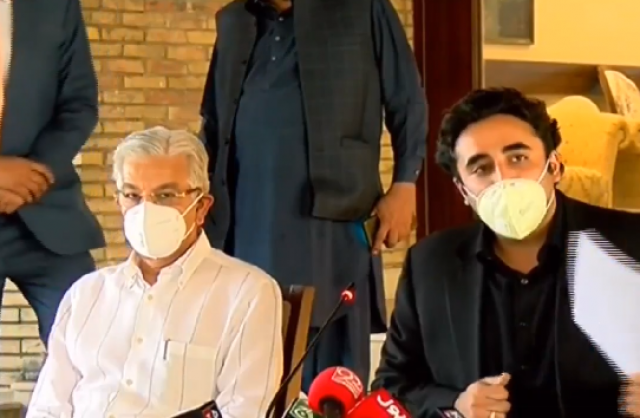 bilawal bhutto along with khawaja asif address a joint press conference in islamabad screengrab bilawal bhutto along with khawaja asif address a joint press conference in islamabad screengrab