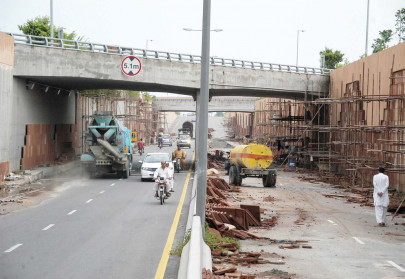 planning and execution ring road works near airport linger on