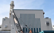 japan restarts world s biggest nuclear plant after 15 year pause