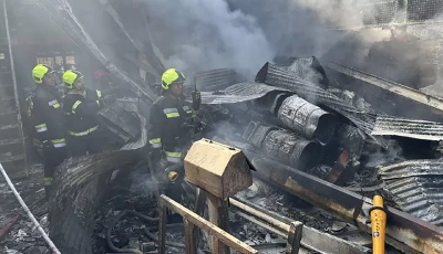 a helicopter belonging to the iranian army s air force crashed on february 24 into a fruit market in the central province of isfahan credit afp photo ho iranian red crescent
