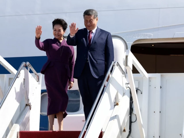 Trump, Xi wrap up summit with tea and tour of US archives