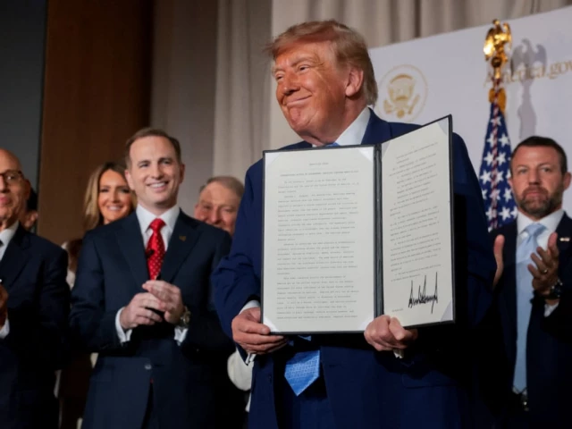 Trump unveils AI chatbot for US government services