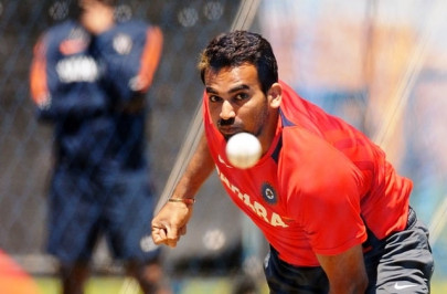 injured zaheer to make his way back home