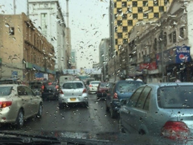 Relief anticipated for sweltering Karachi as drizzle and light rain approach