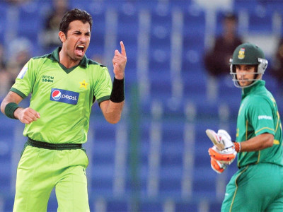 omitting fast bowlers a gamble