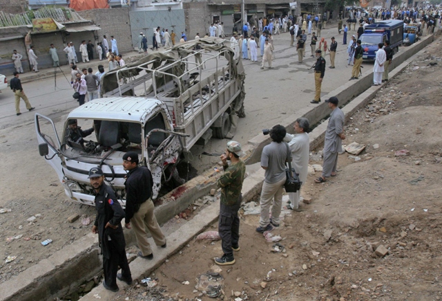 peshawar terrorised burqa clad female suicide bomber kills five policemen