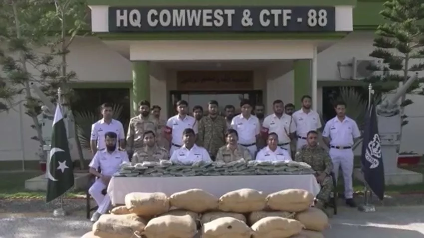 pakistan navy anf recover 700kg of drugs from pishukan in joint operation pakistan navy anf recover 700kg of drugs from pishukan in joint operation
