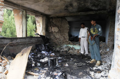 suicide bombers gunmen kill 22 in central afghanistan